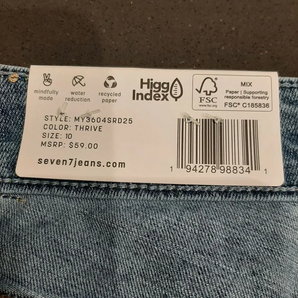 Seven7 Relaxed Bermuda Shorts Size 10 Mid Rise Cuffed Hem Stretch